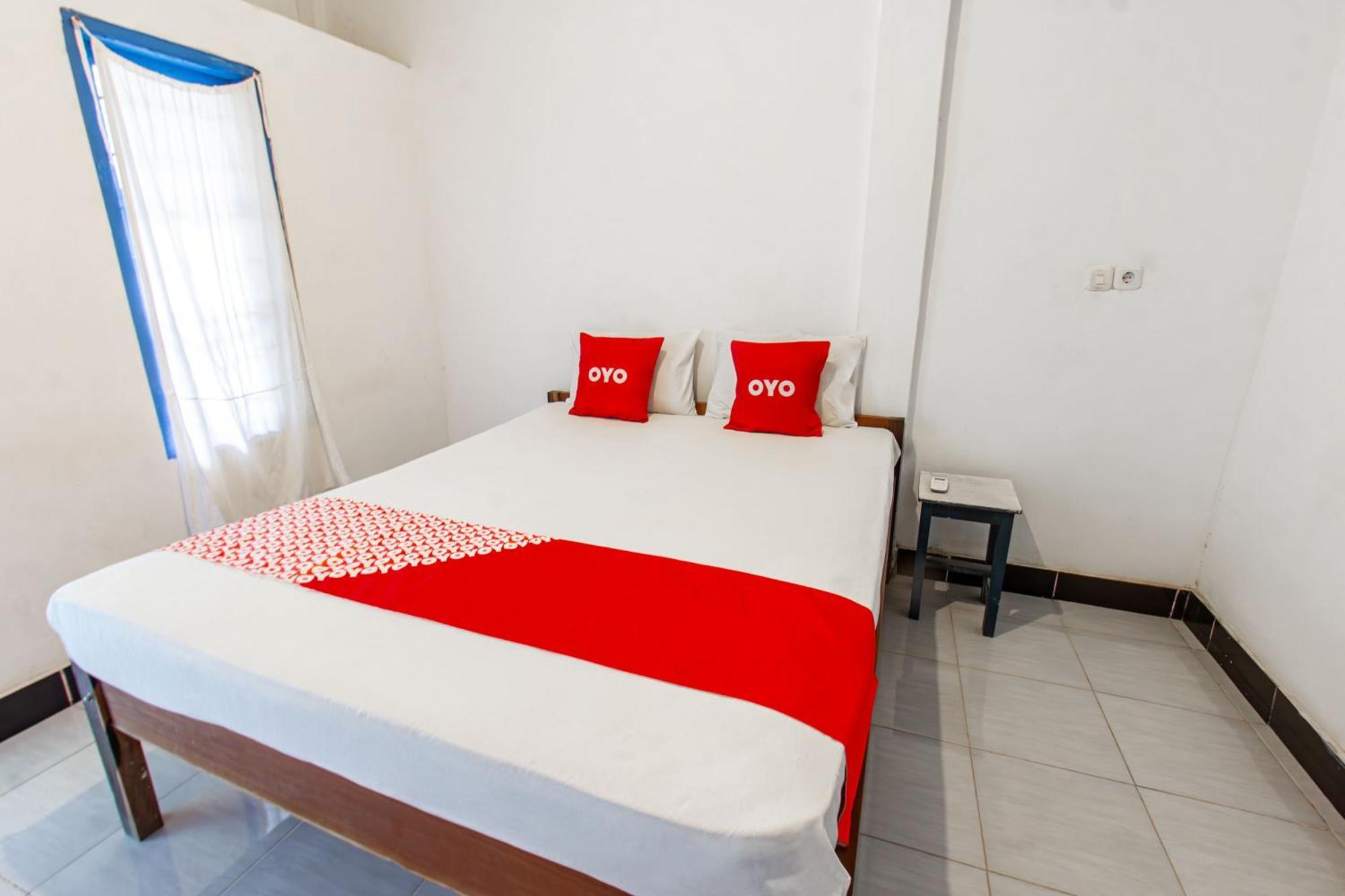 Oyo 93359 Kawi Homestay Praya Exterior photo